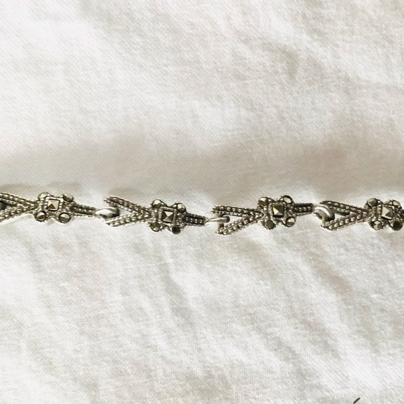 Intricate Silver Marcasite Bracelet - Picture 5 of 8